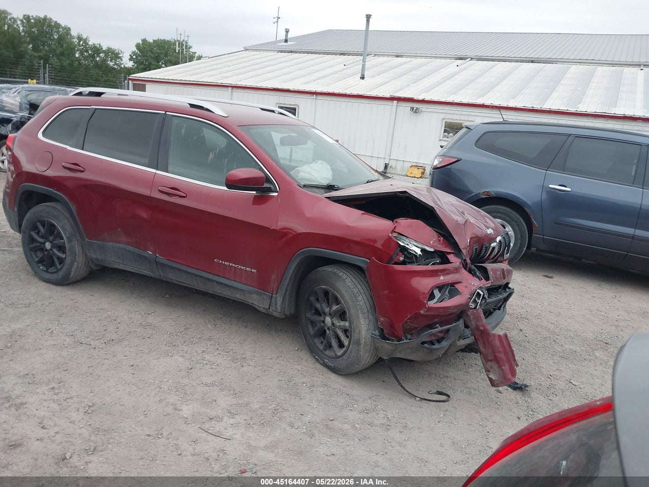 1C4PJMCB5HW****** · 2017 JEEP CHEROKEE LATITUDE 4X4