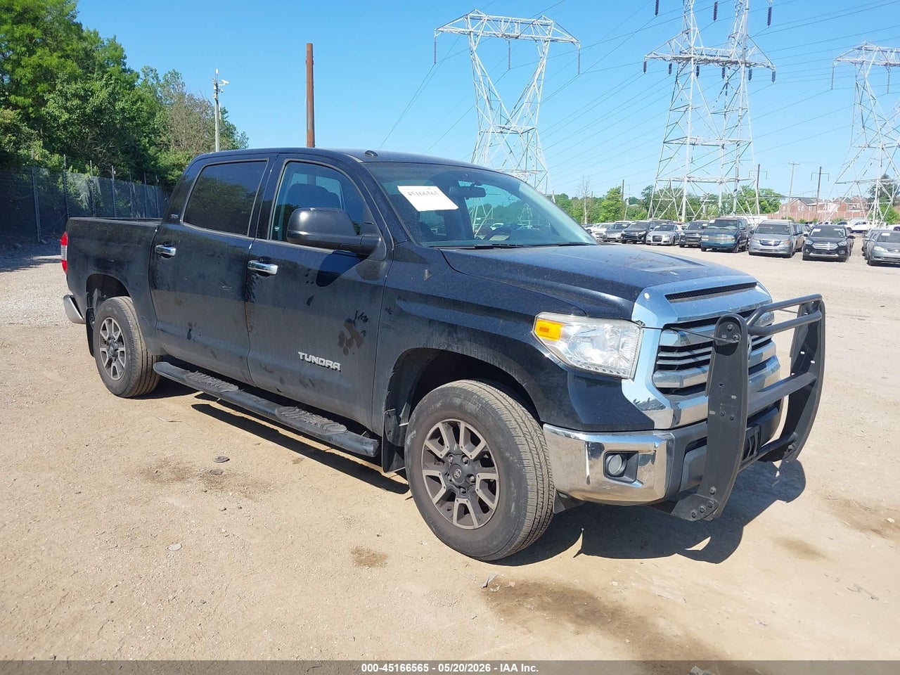 5TFDM5F13HX****** · 2017 TOYOTA TUNDRA SR5 4.6L V8