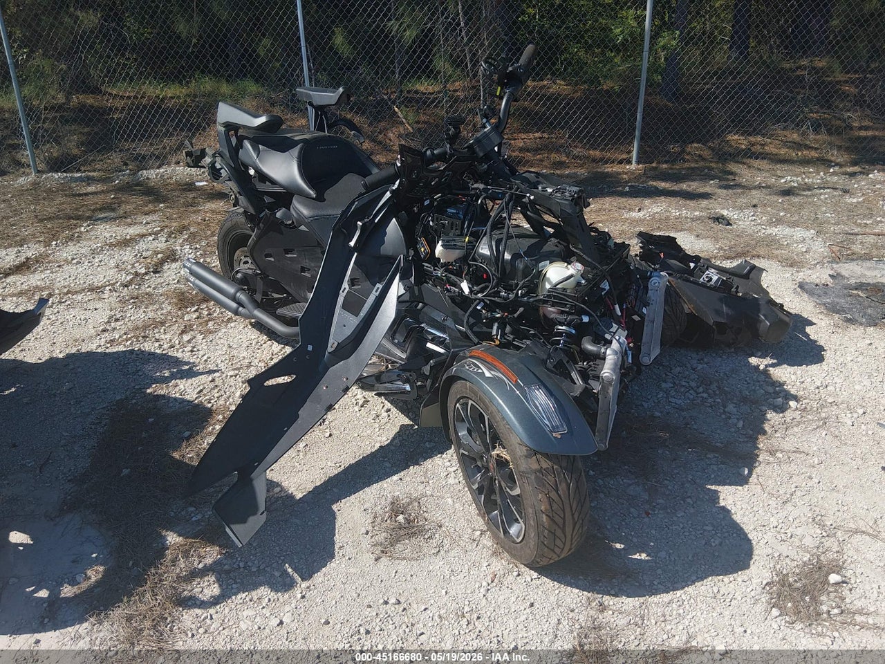2BXNBDD2XLV****** · 2020 CAN-AM SPYDER ROADSTER RT/RT LIMITED