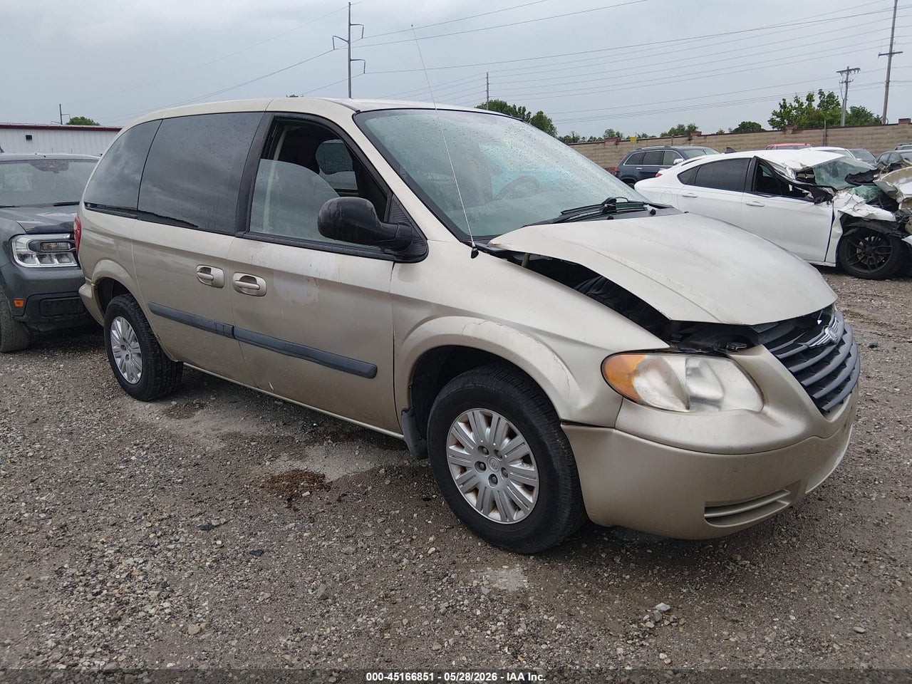 1C4GP45R05B****** · 2005 CHRYSLER TOWN &amp; COUNTRY