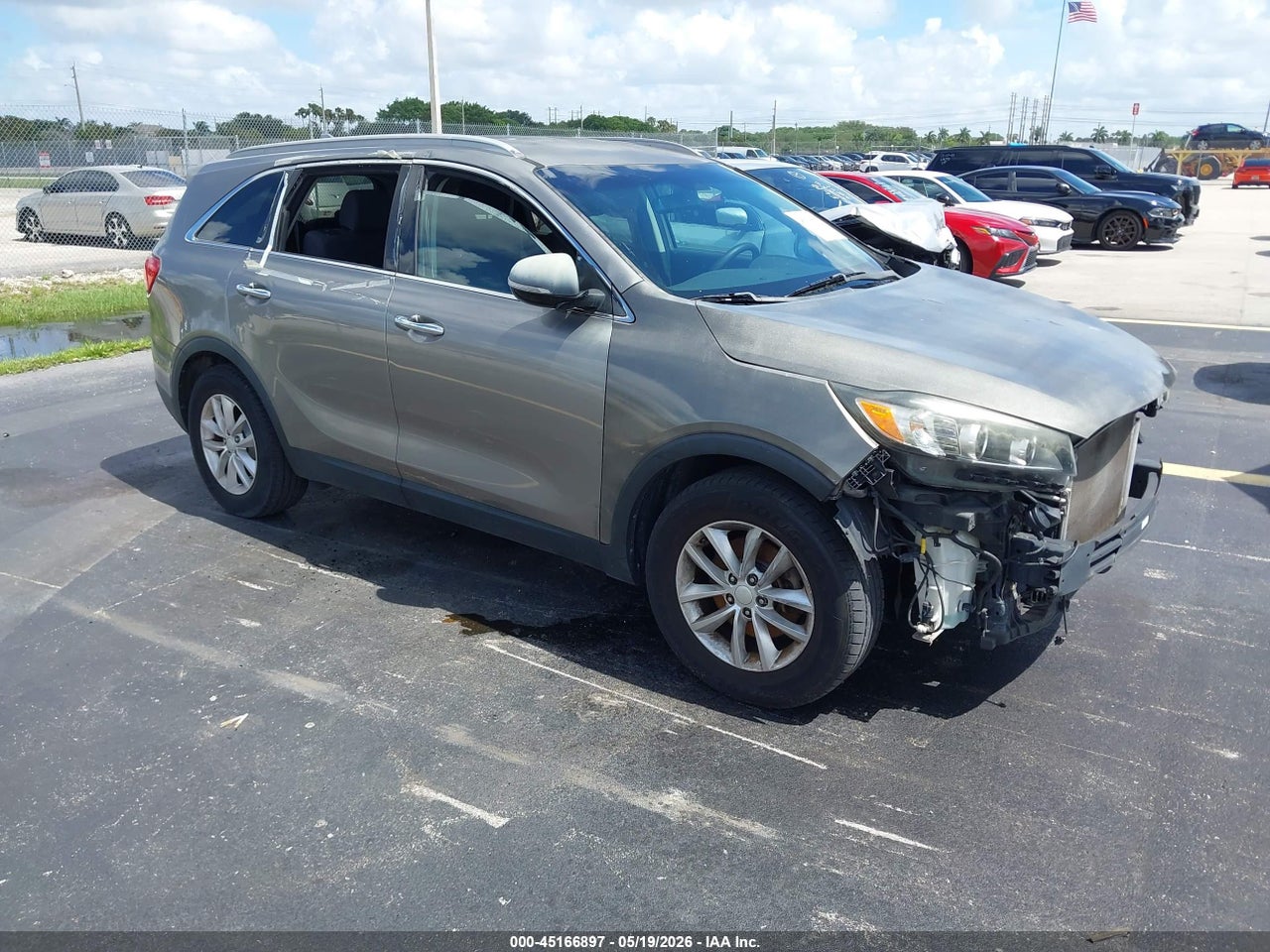 5XYPG4A56GG****** · 2016 KIA SORENTO 3.3L LX
