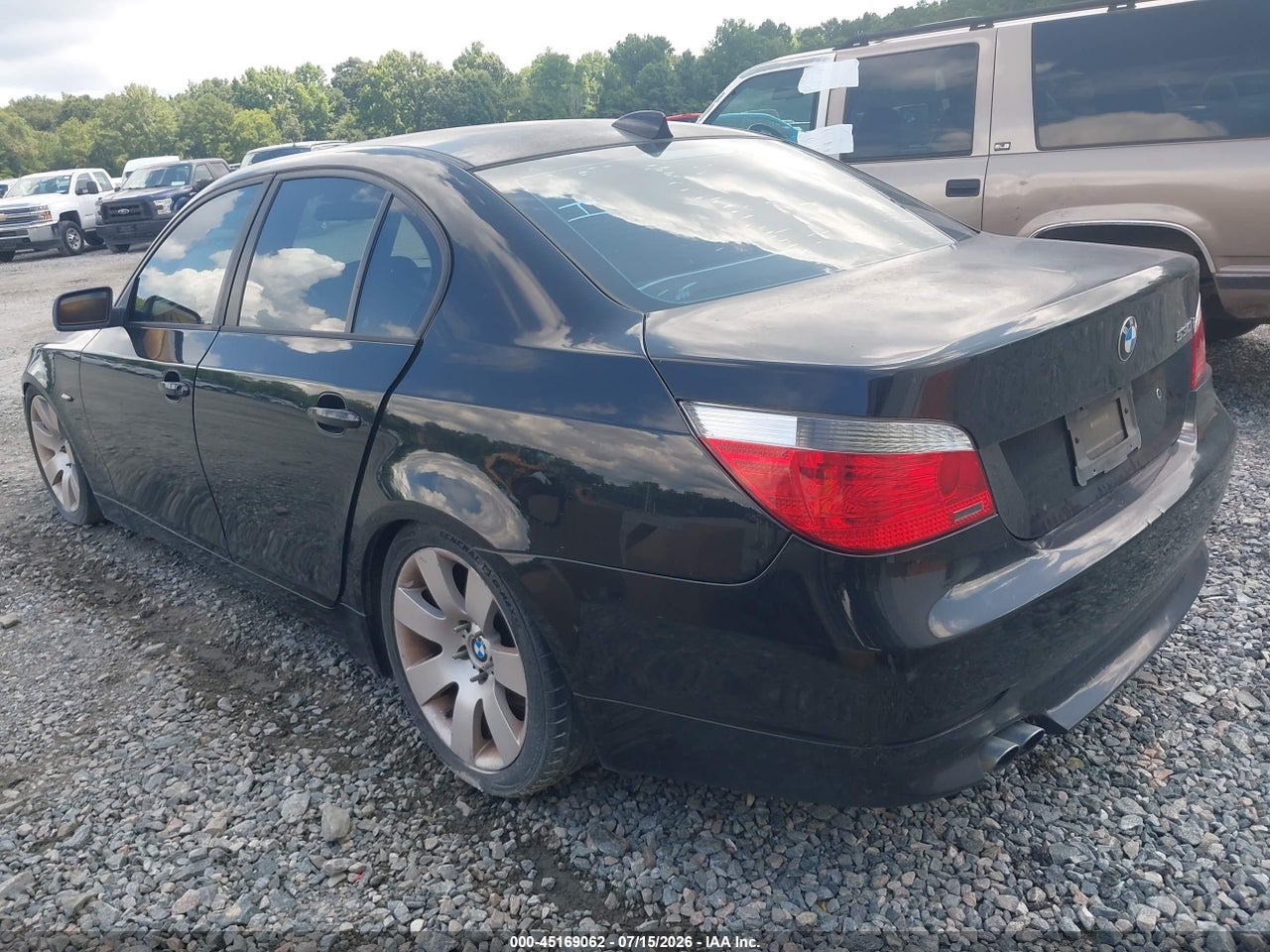2004 BMW 530I   · 3/11