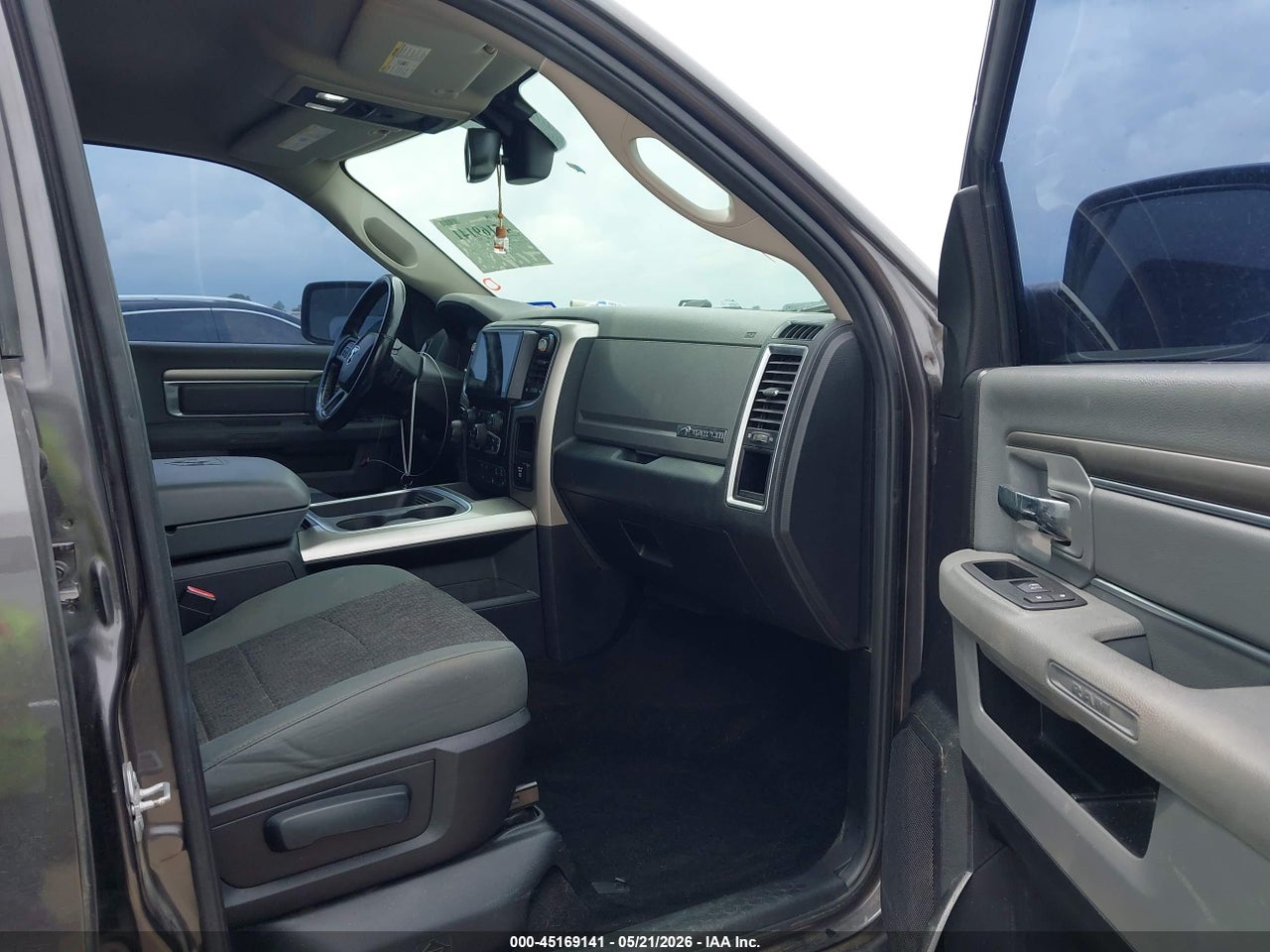 2016 RAM 1500 BIG HORN · 5/11
