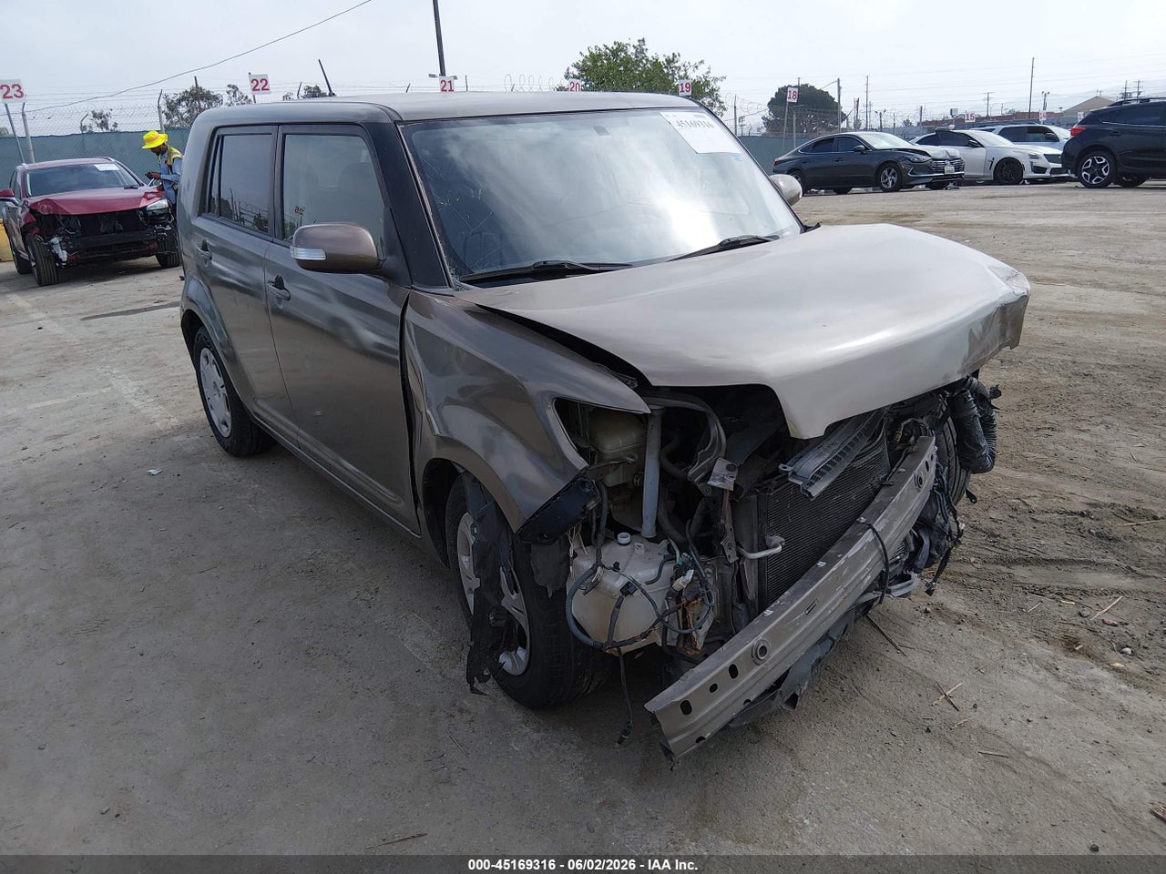 JTLZE4FE2DJ****** · 2013 SCION XB