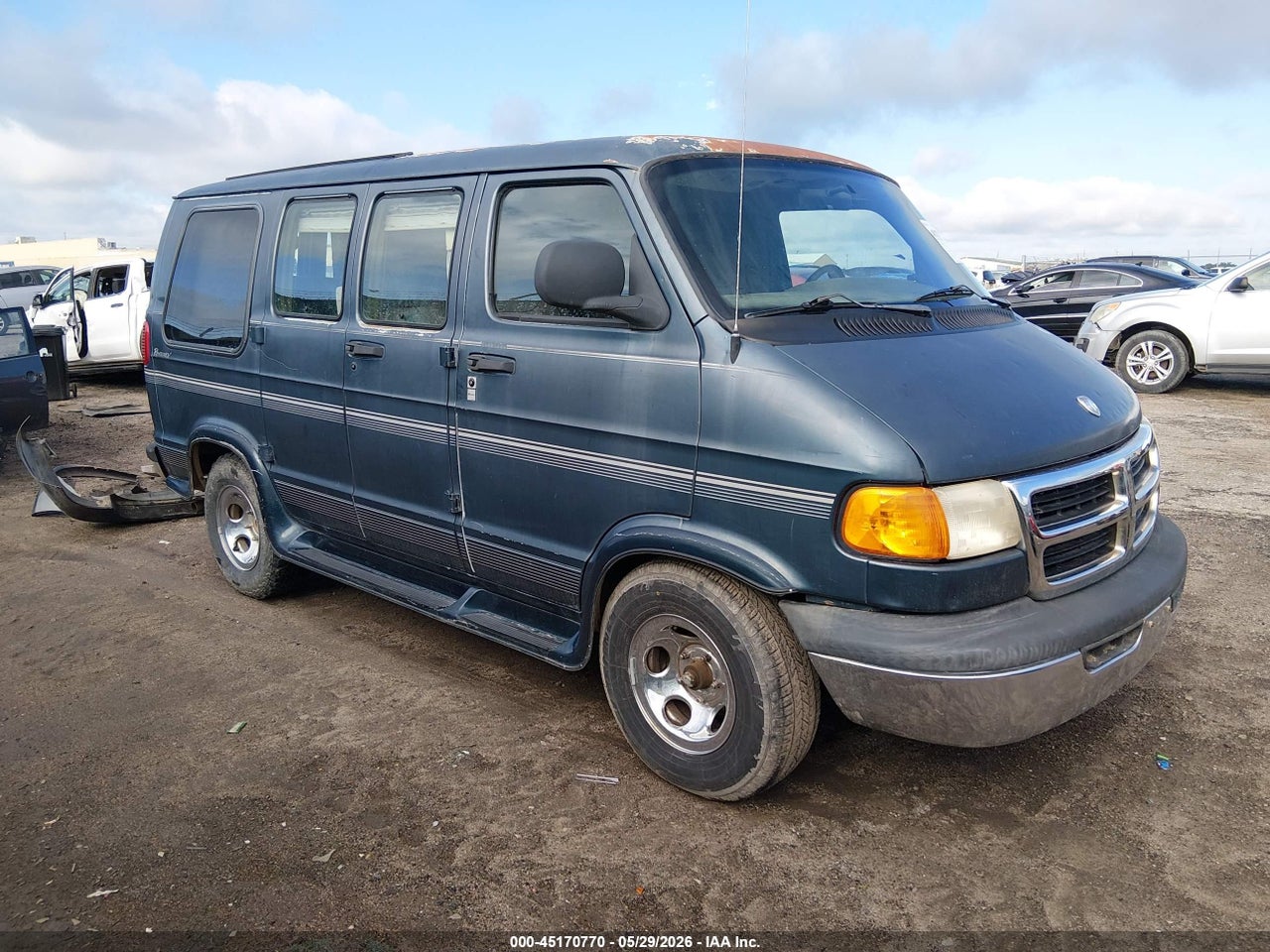2B6HB11Y8WK****** · 1998 DODGE RAM VAN 1500 COMMERCIAL/CONVERSION
