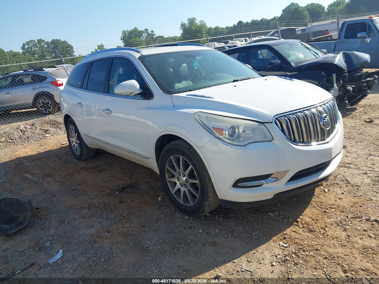 5GAKVBKDXGJ****** · 2016 BUICK ENCLAVE LEATHER