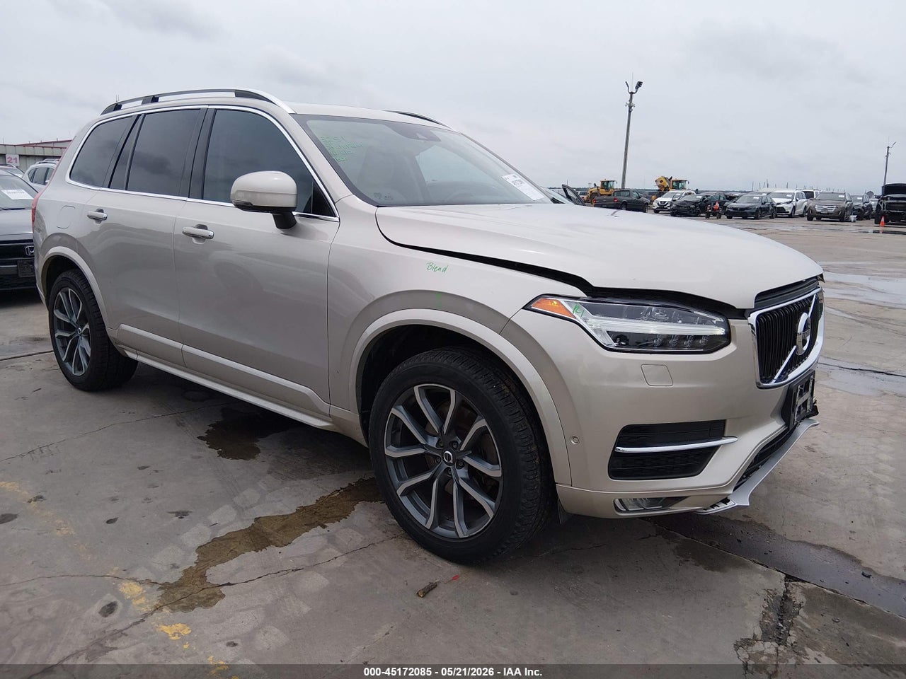 YV4A22PK5H1****** · 2017 VOLVO XC90 T6 MOMENTUM