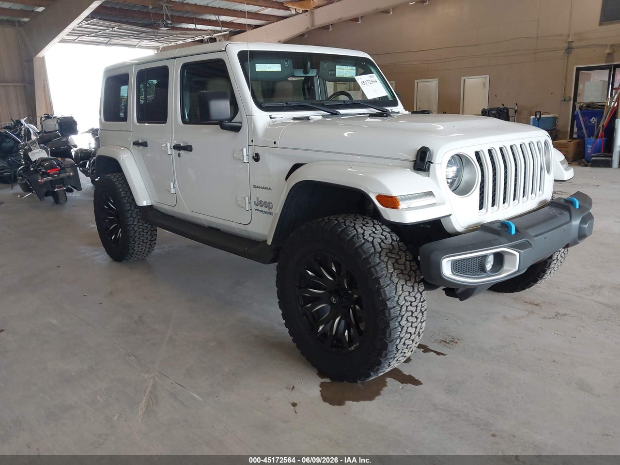 1C4JJXP65NW****** · 2022 JEEP WRANGLER 4XE UNLIMITED SAHARA 4X4