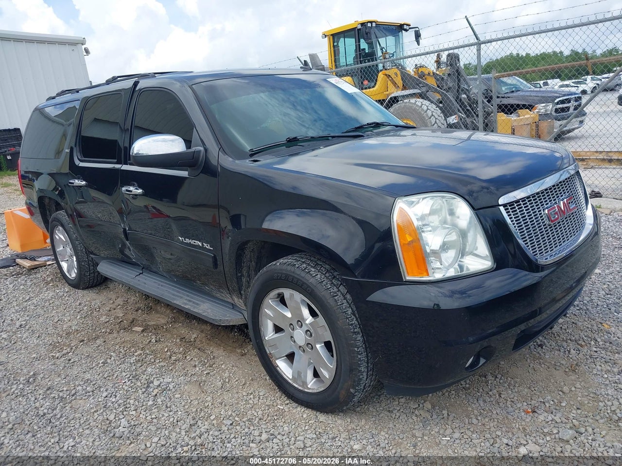 1GKS1KE02BR****** · 2011 GMC YUKON XL 1500 SLT