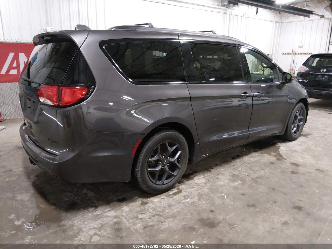 2018 CHRYSLER PACIFICA LIMITED · 4/11
