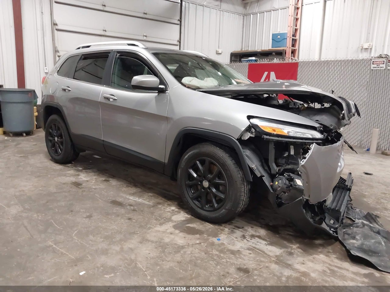 1C4PJMCB3HW****** · 2017 JEEP CHEROKEE LATITUDE 4X4