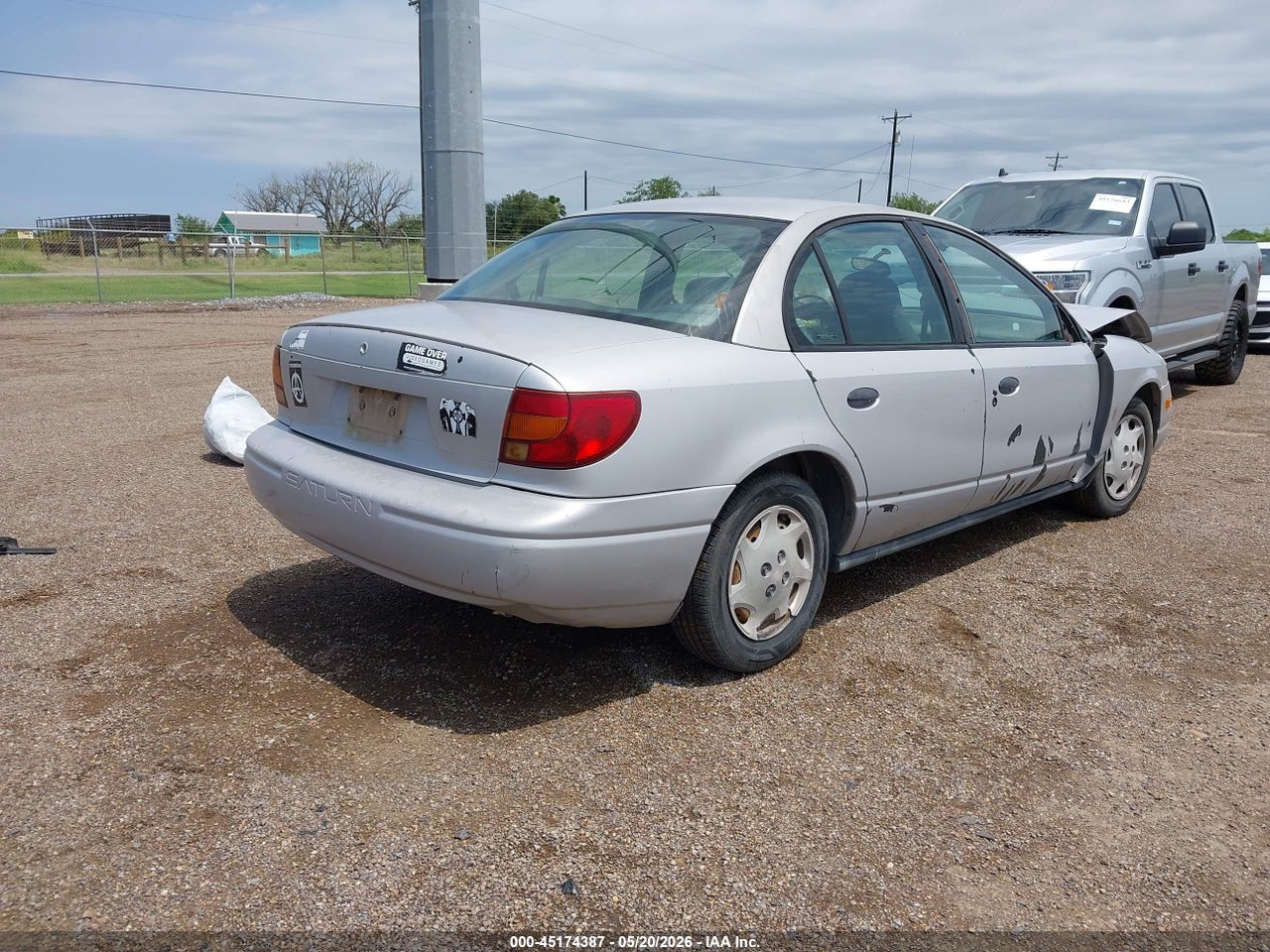 2001 SATURN SL1 · 4/10