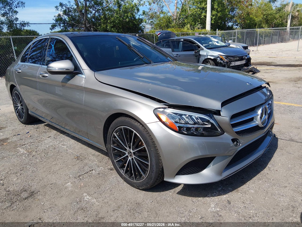55SWF8DB0KU****** · 2019 MERCEDES-BENZ C 300