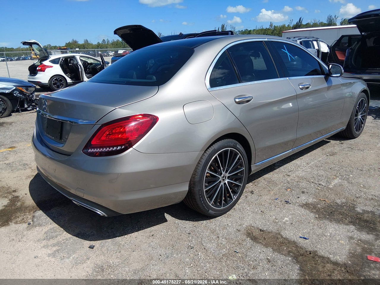 2019 MERCEDES-BENZ C 300   · 4/11