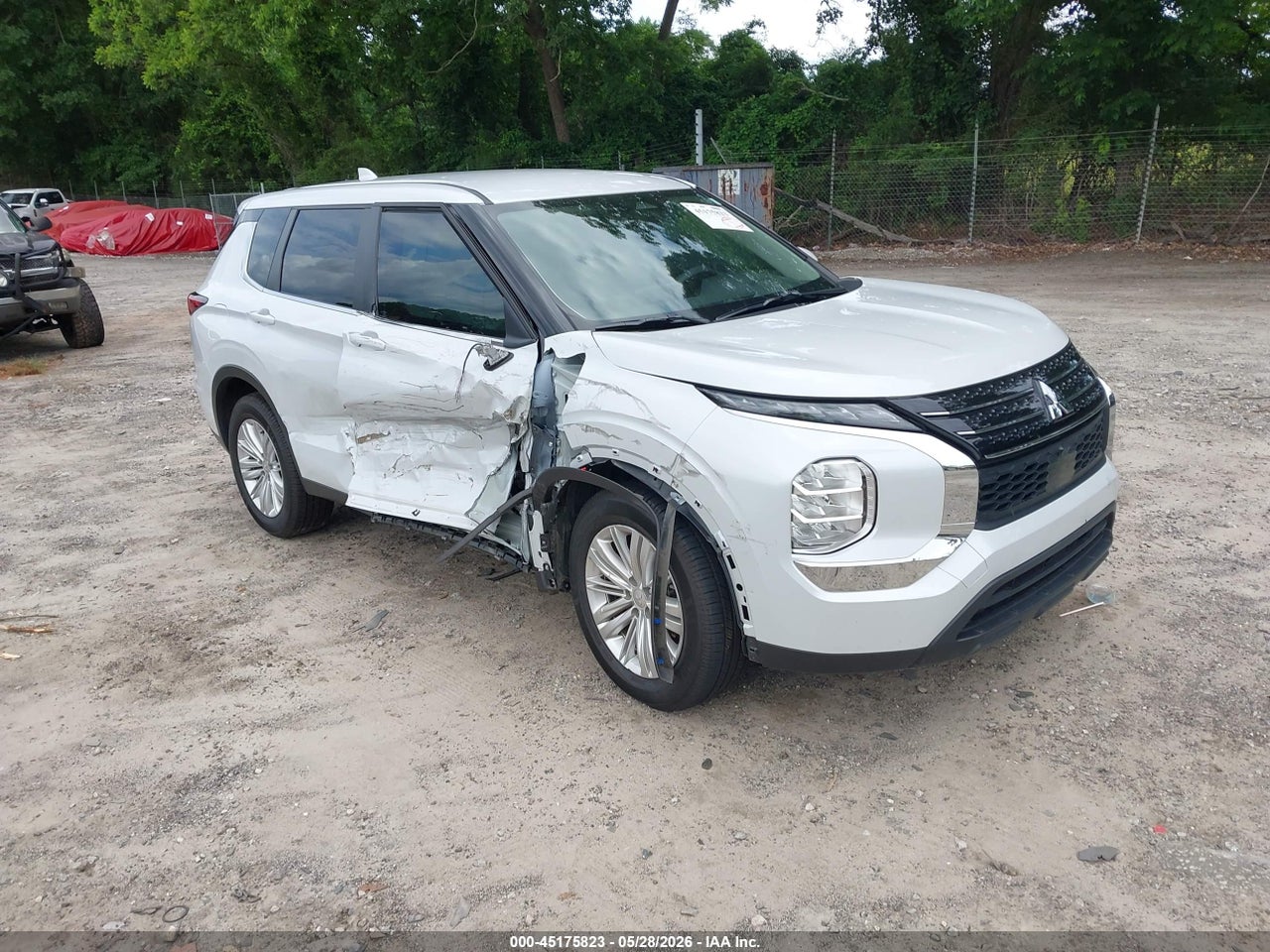 JA4J3UA83RZ****** · 2024 MITSUBISHI OUTLANDER ES 2.5 2WD