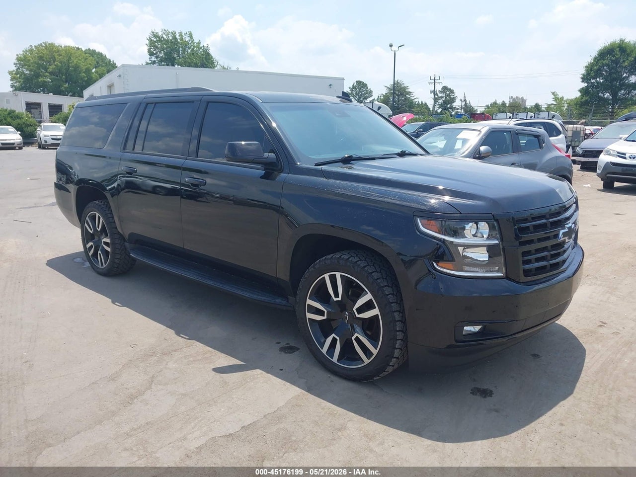 1GNSCHKC5KR****** · 2019 CHEVROLET SUBURBAN LT