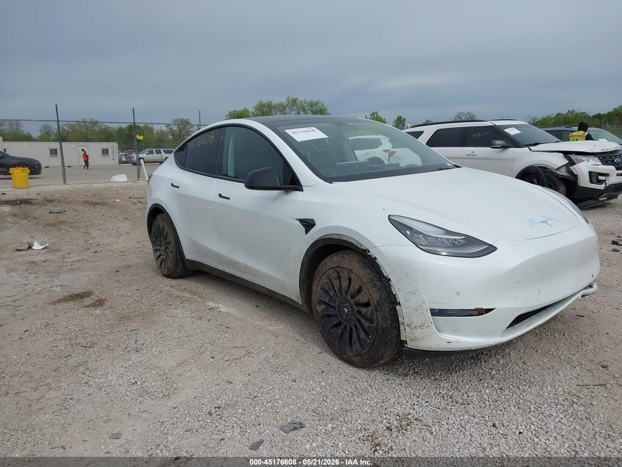 5YJYGDED5MF****** · 2021 TESLA MODEL Y STANDARD RANGE REAR-WHEEL DRIVE
