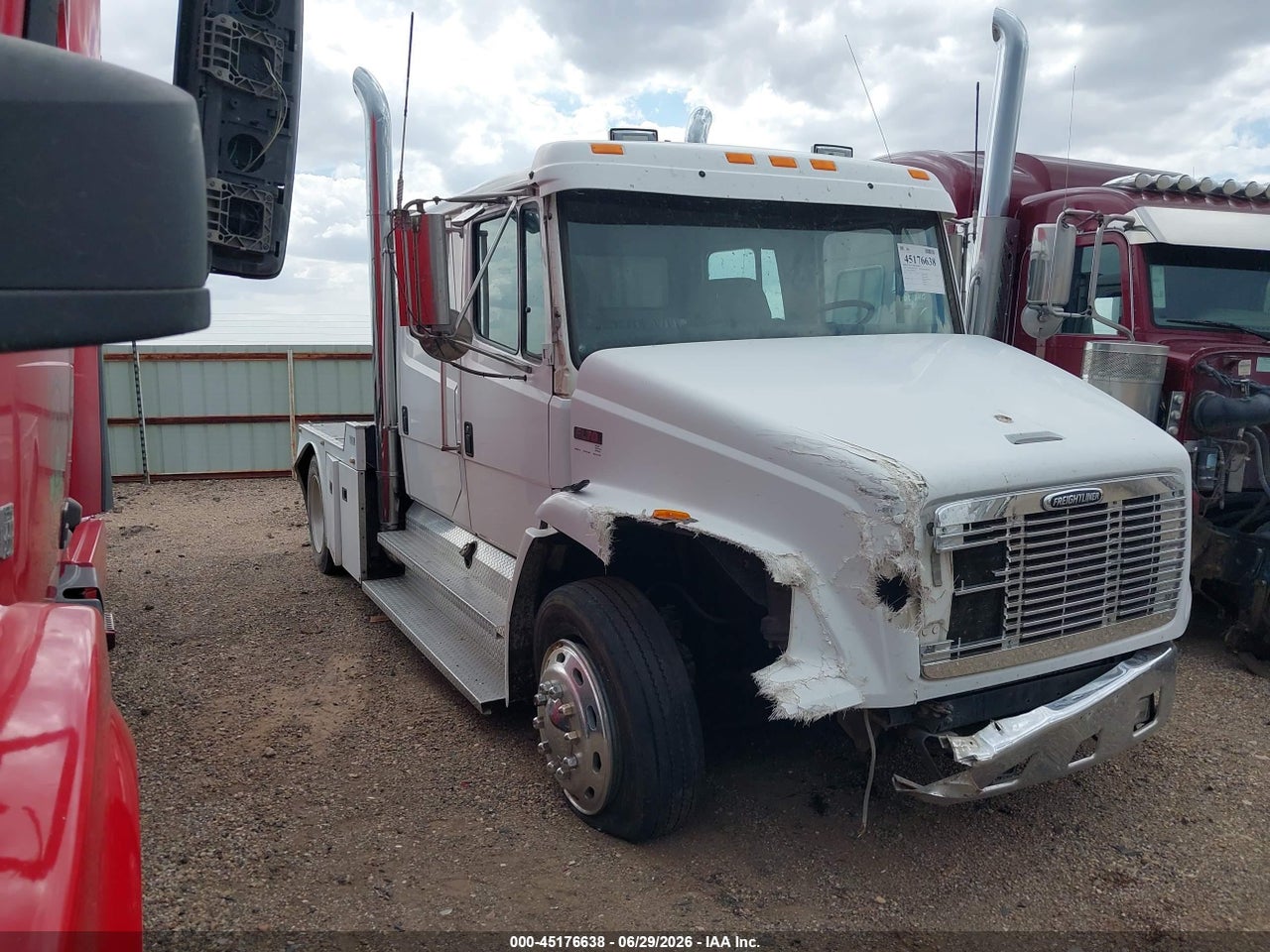 1FV6HLBCXWH****** · 1998 FREIGHTLINER MEDIUM CONVENTIONAL FL70