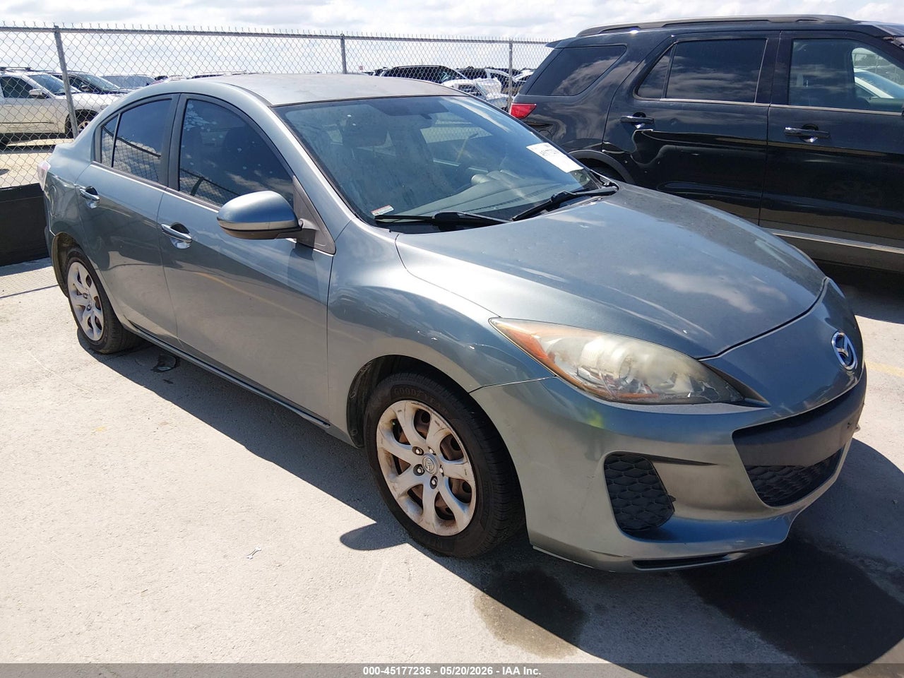 JM1BL1TF3D1****** · 2013 MAZDA MAZDA3 I SV