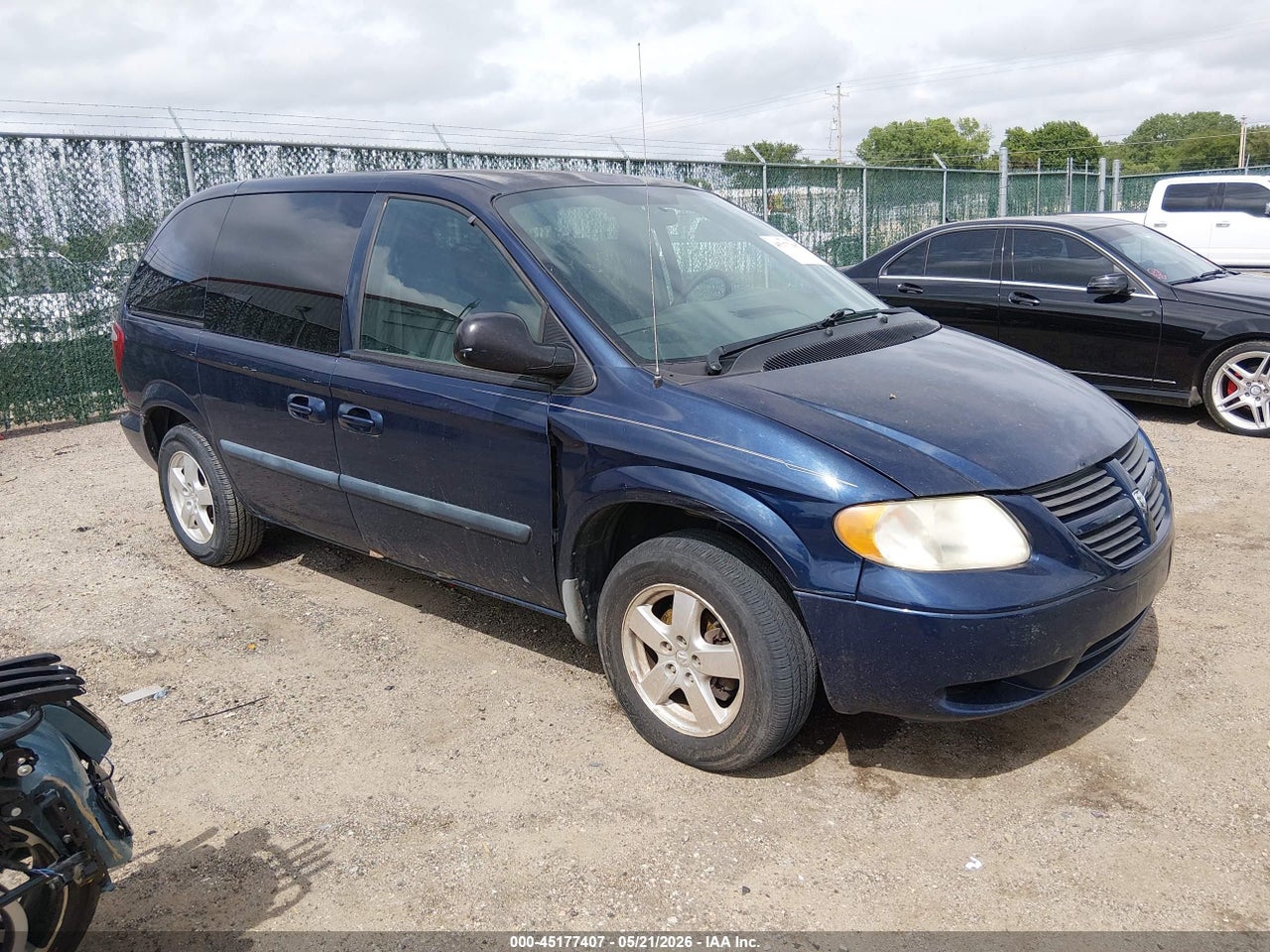 1D4GP45R95B****** · 2005 DODGE CARAVAN SXT