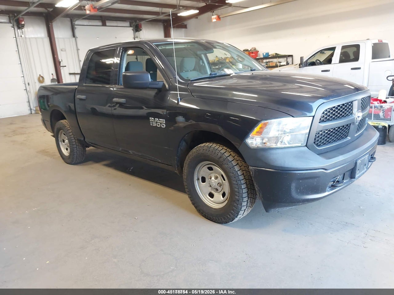 1C6RR7KG7JS****** · 2018 RAM 1500 TRADESMAN  4X4 5'7 BOX