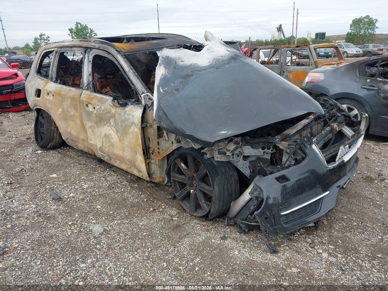 YV4A22PL1G1****** · 2016 VOLVO XC90 T6 INSCRIPTION