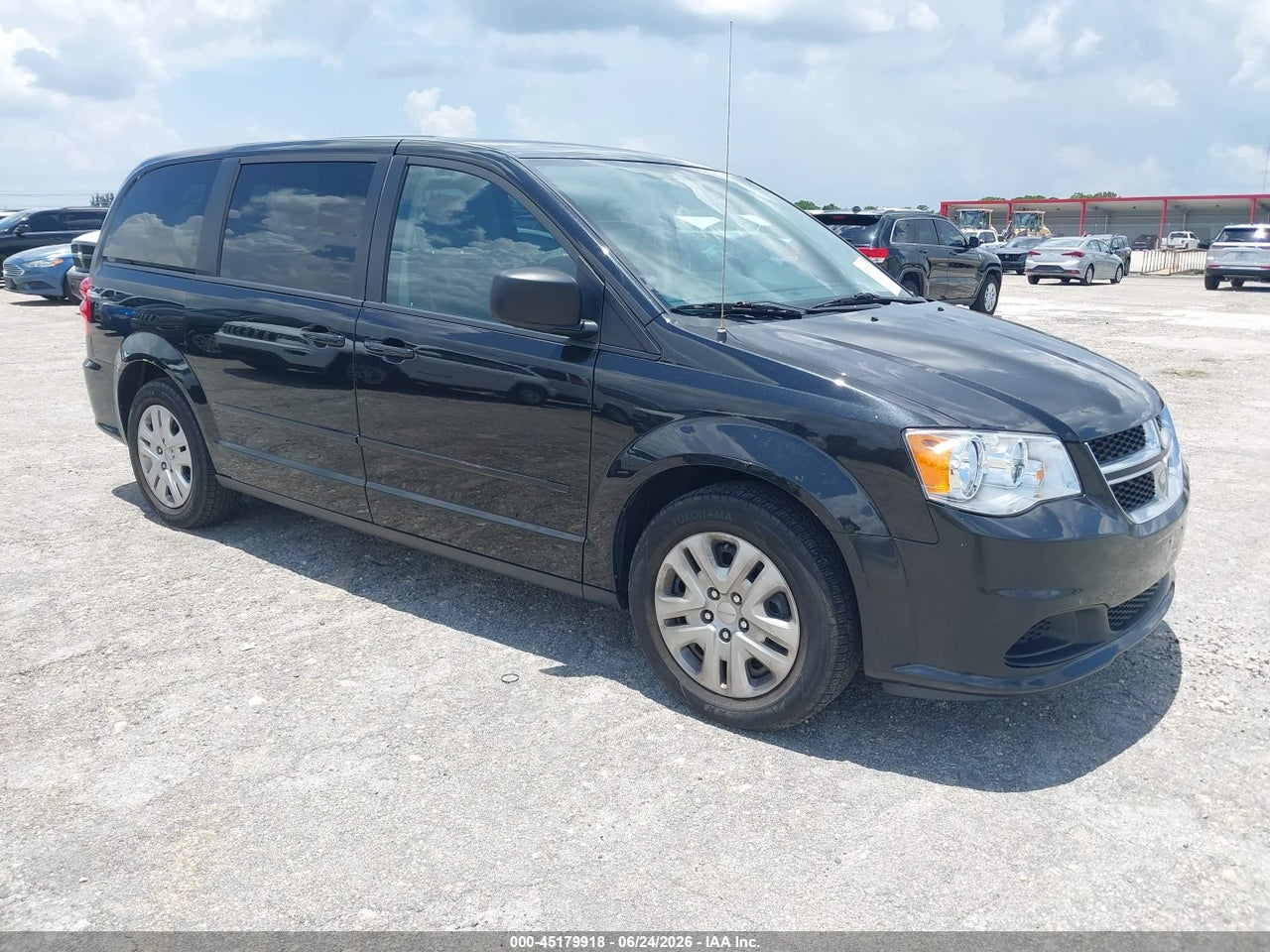 2C4RDGBG9HR****** · 2017 DODGE GRAND CARAVAN SE