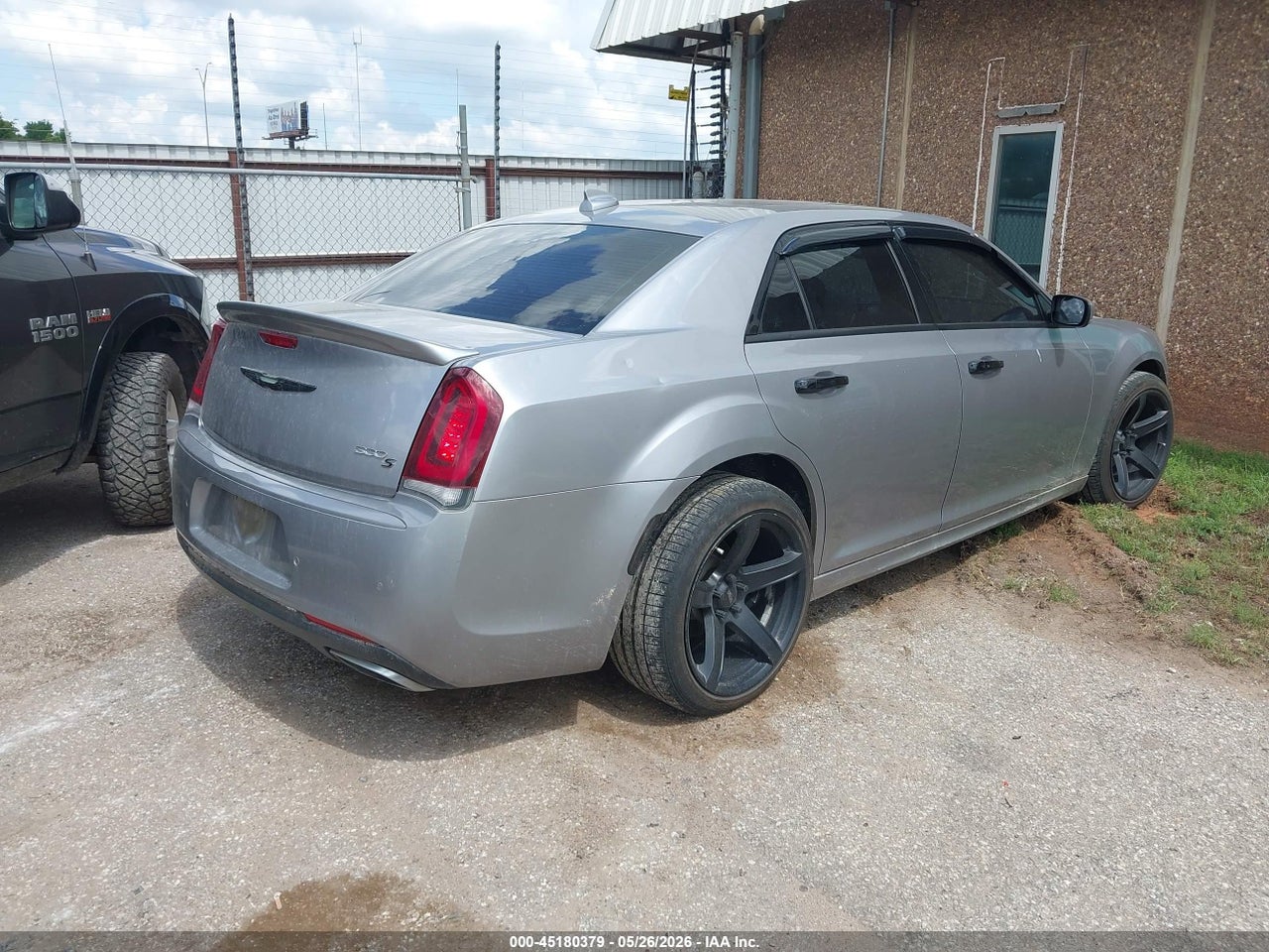 2018 CHRYSLER 300 300S · 4/11