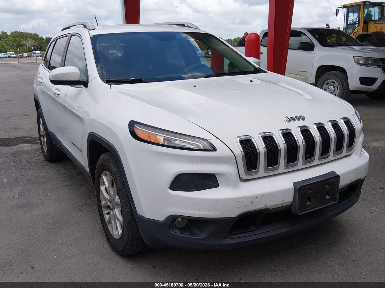 1C4PJMCB5JD****** · 2018 JEEP CHEROKEE LATITUDE 4X4