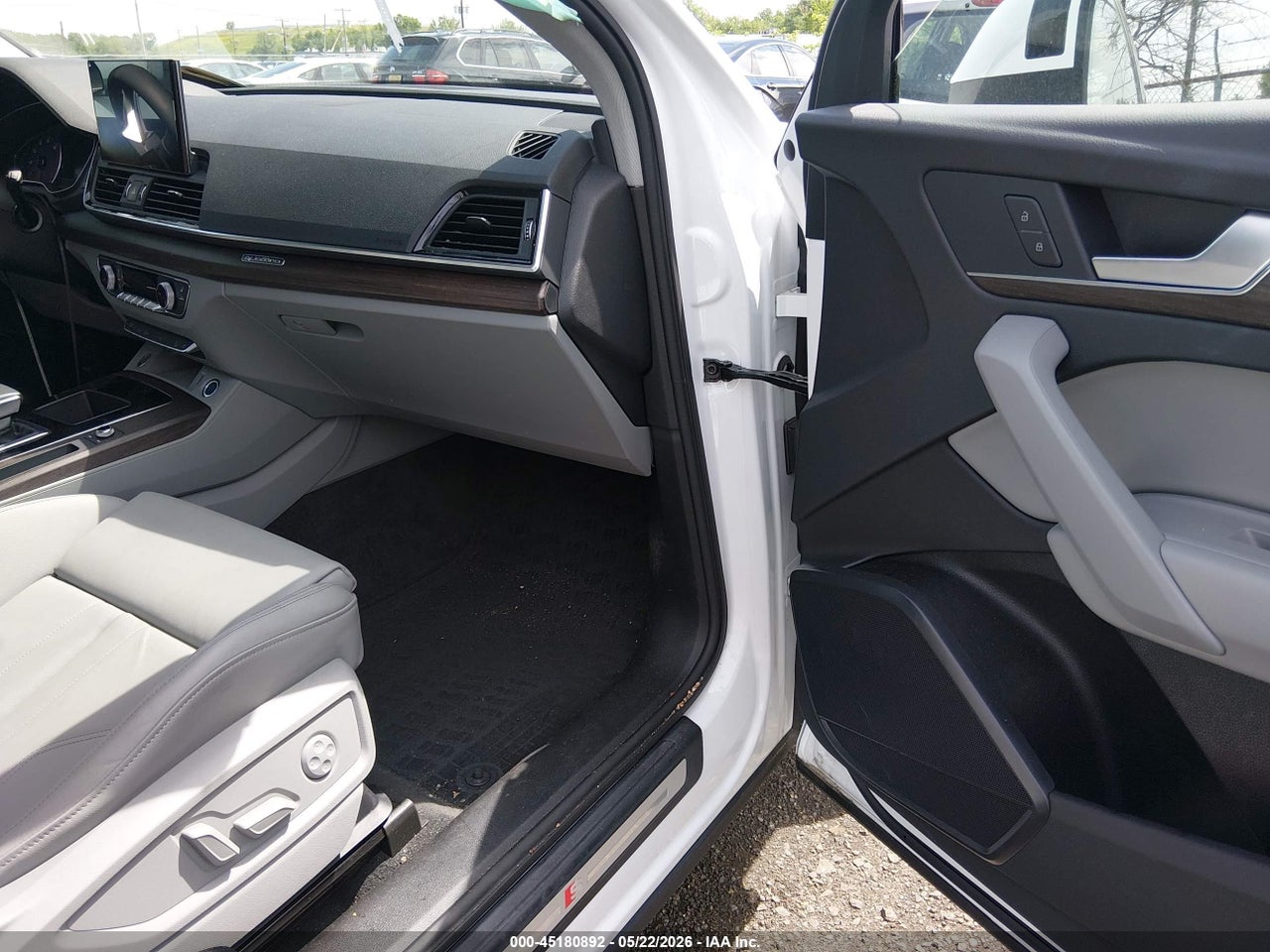 WA1GAAFY5R2****** · 2024 AUDI Q5 PREMIUM 45 TFSI S LINE QUATTRO · 5/11
