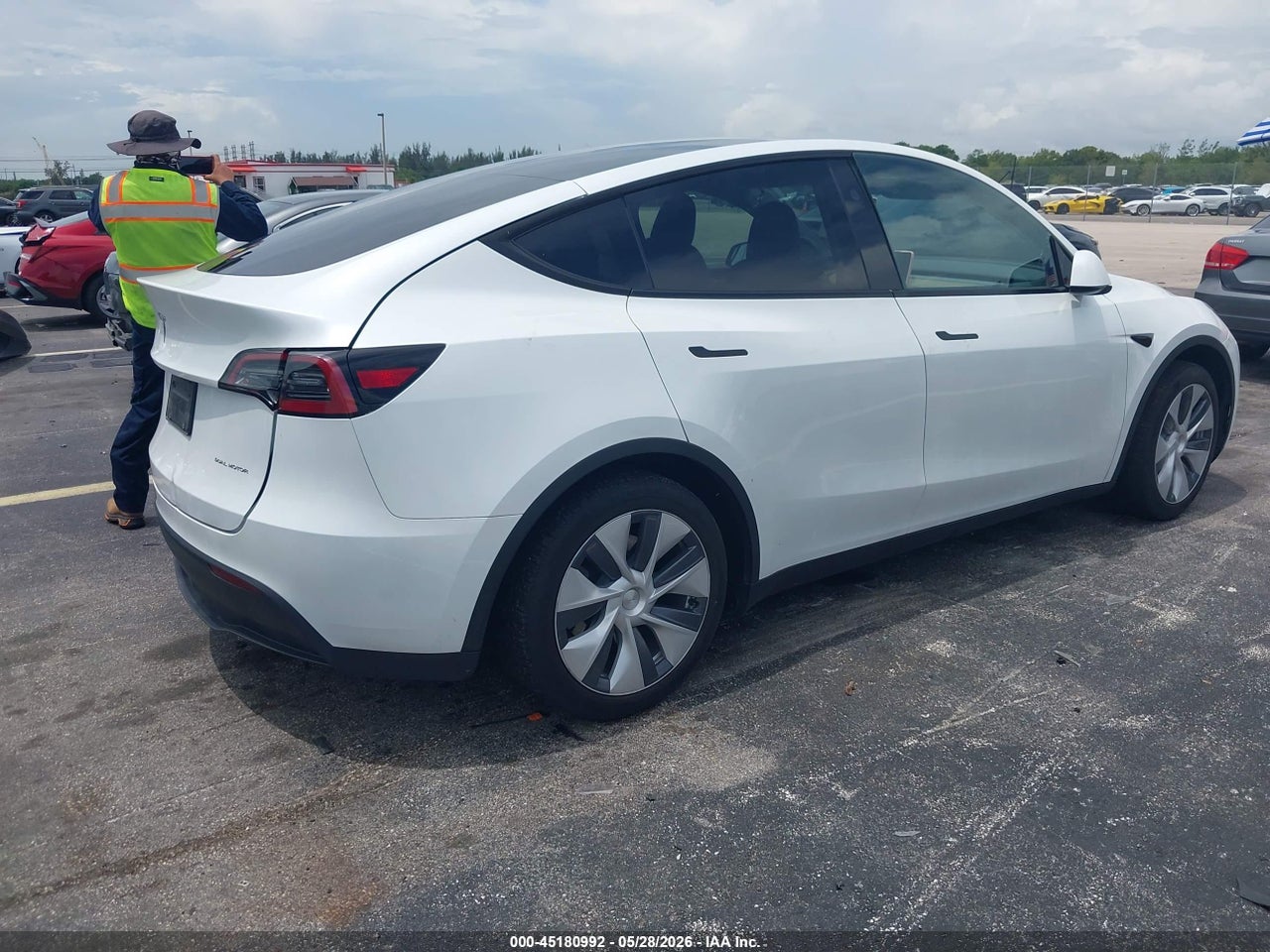 2024 TESLA MODEL Y LONG RANGE DUAL MOTOR ALL-WHEEL DRIVE · 4/9