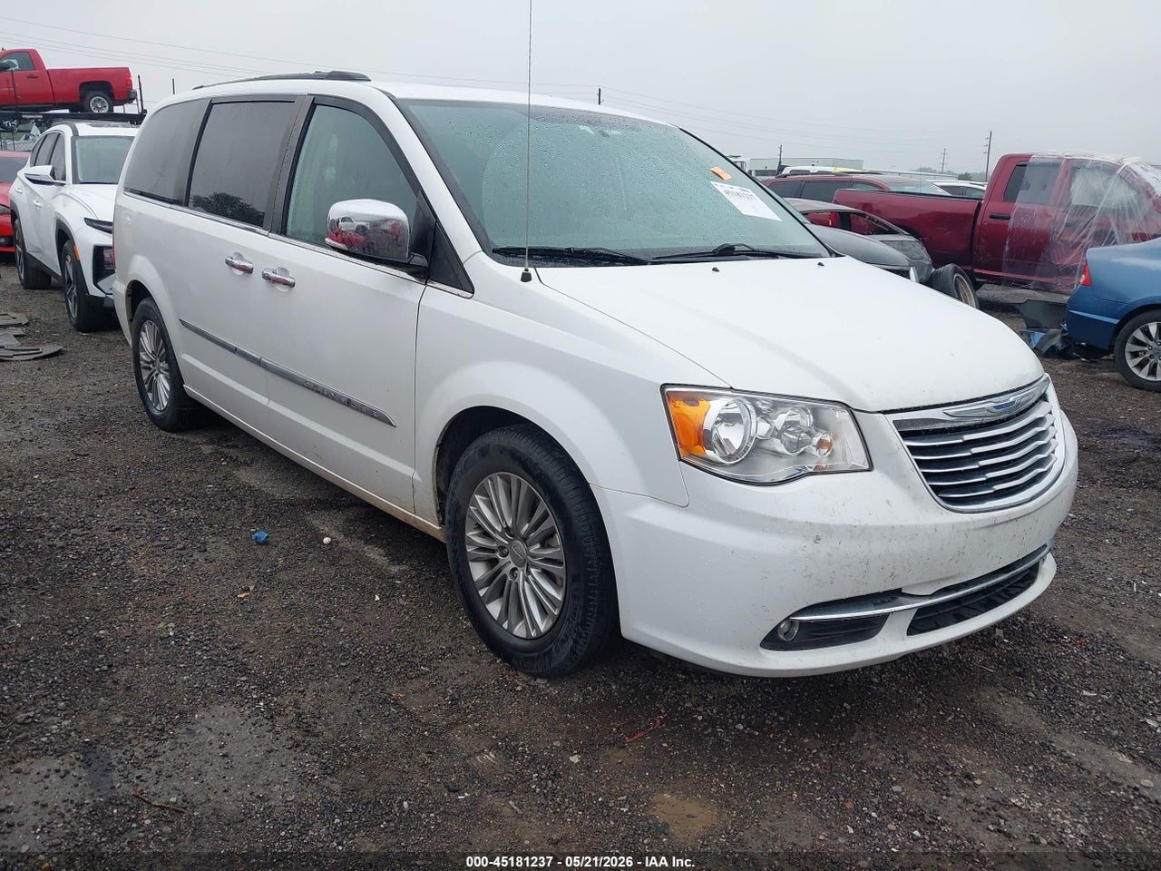 2C4RC1CG4GR****** · 2016 CHRYSLER TOWN &amp; COUNTRY TOURING-L ANNIVERSARY EDITION