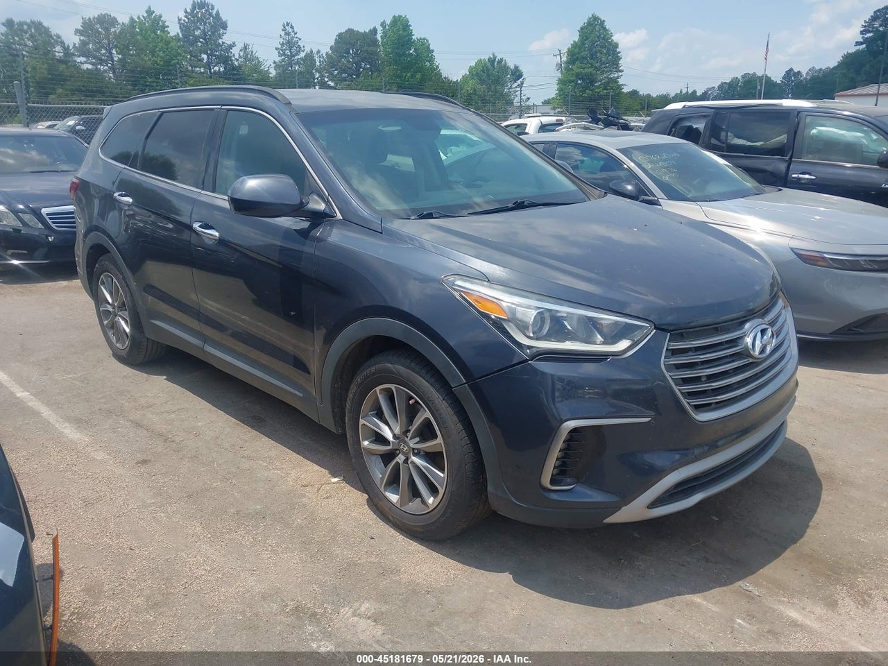 KM8SM4HF2HU****** · 2017 HYUNDAI SANTA FE SE