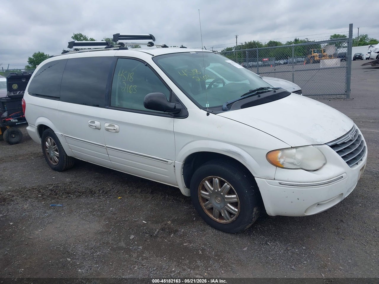 2C8GP64L85R****** · 2005 CHRYSLER TOWN &amp; COUNTRY LIMITED