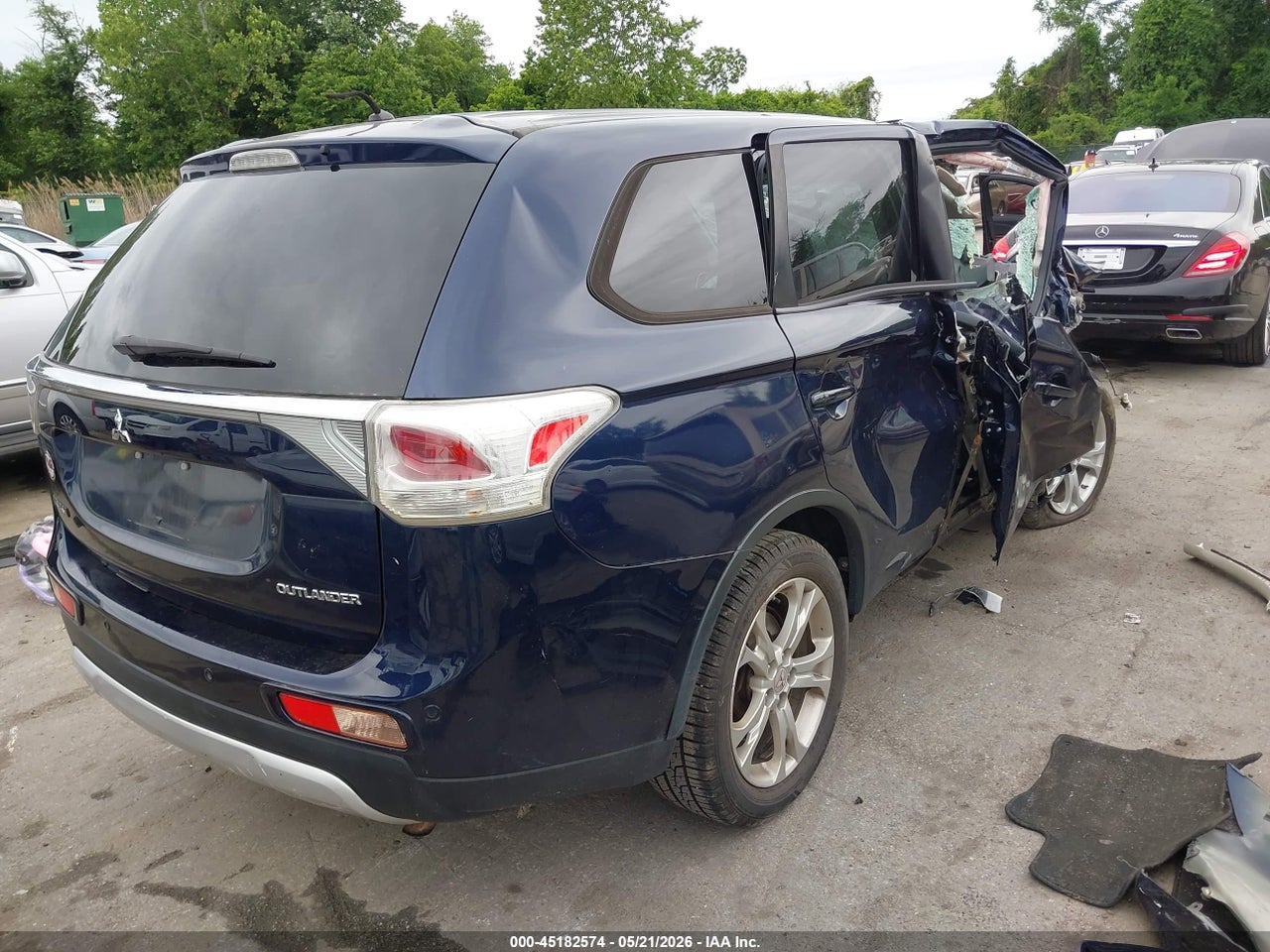 2015 MITSUBISHI OUTLANDER SE · 4/11