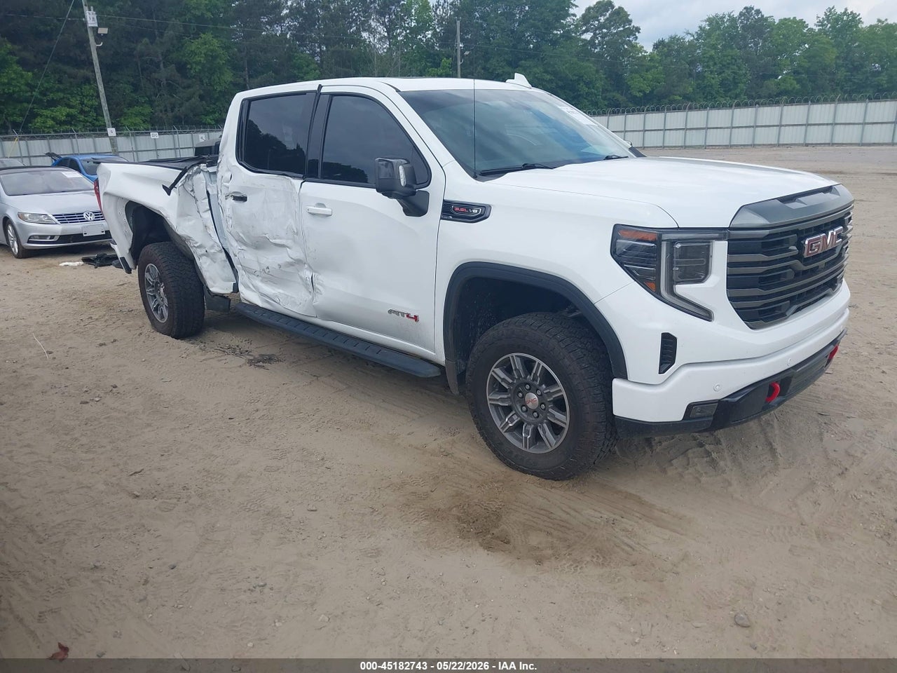 3GTUUEELXRG****** · 2024 GMC SIERRA 1500 4WD  SHORT BOX AT4