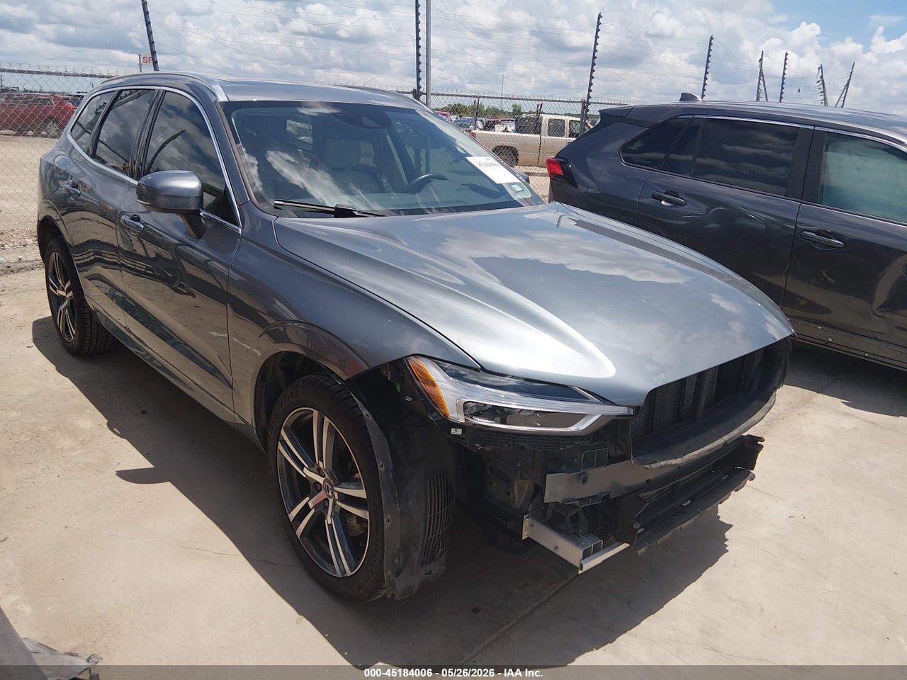 LYVA22RK4JB****** · 2018 VOLVO XC60 T6 MOMENTUM