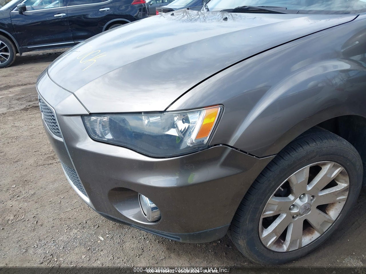 2013 MITSUBISHI OUTLANDER SE · 6/11