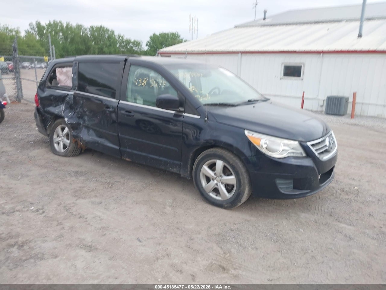 2V4RW3DG5BR****** · 2011 VOLKSWAGEN ROUTAN SE