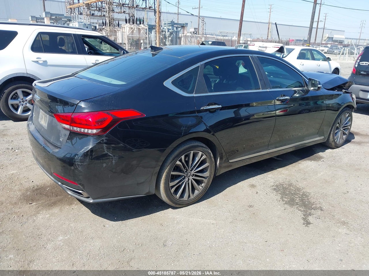 2015 HYUNDAI GENESIS 3.8 · 4/11