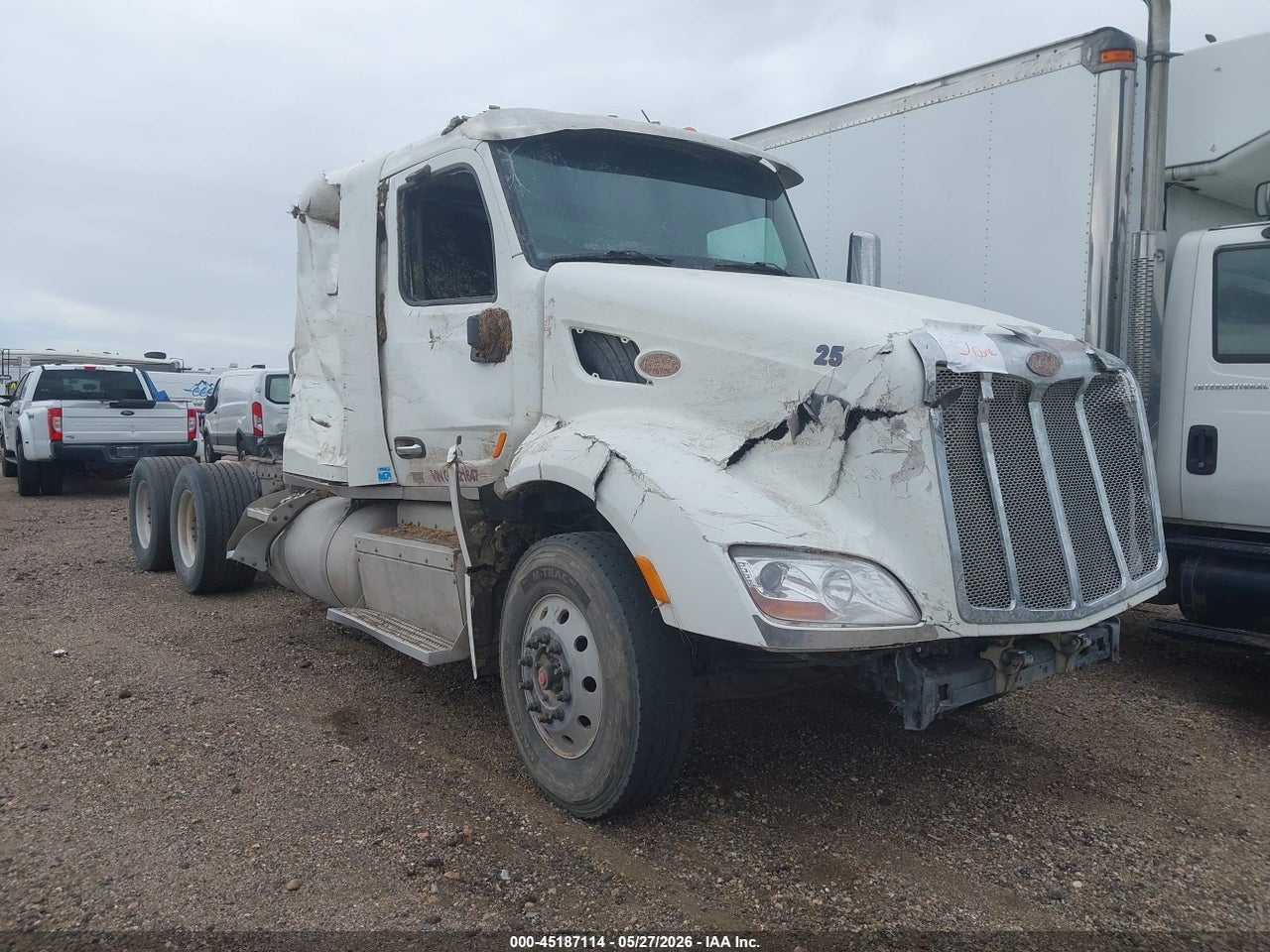1XPBDP9XXGD****** · 2016 PETERBILT 579