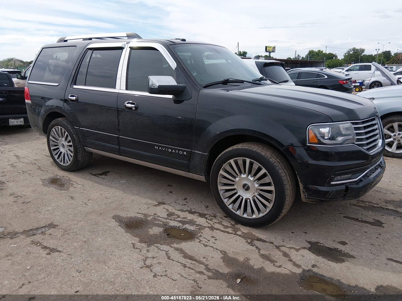 5LMJJ2KT7GE****** · 2016 LINCOLN NAVIGATOR RESERVE