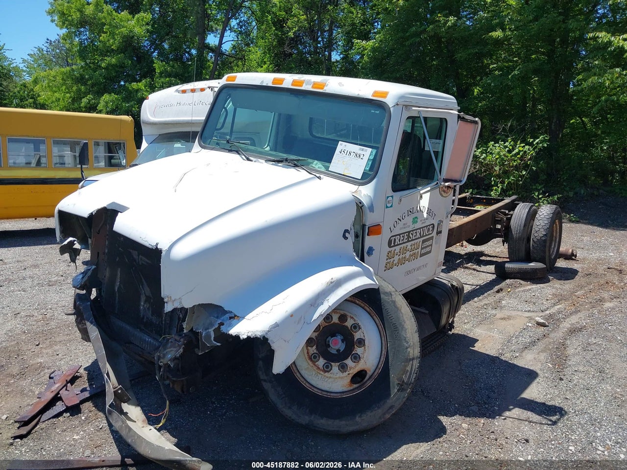 1997 INTERNATIONAL 4000 4700 · 2/4