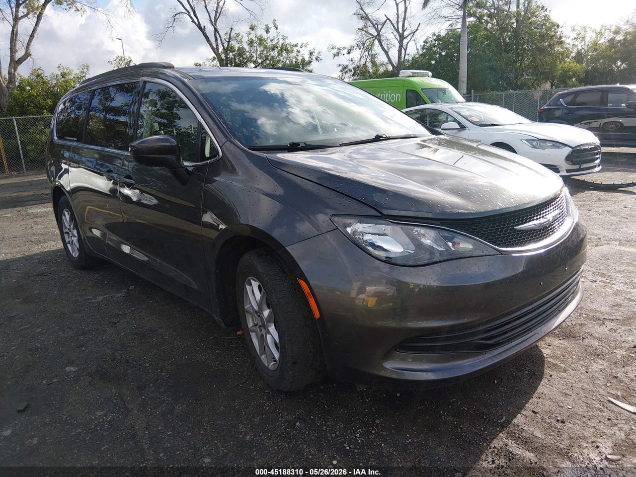 2C4RC1DG6LR****** · 2020 CHRYSLER VOYAGER LXI