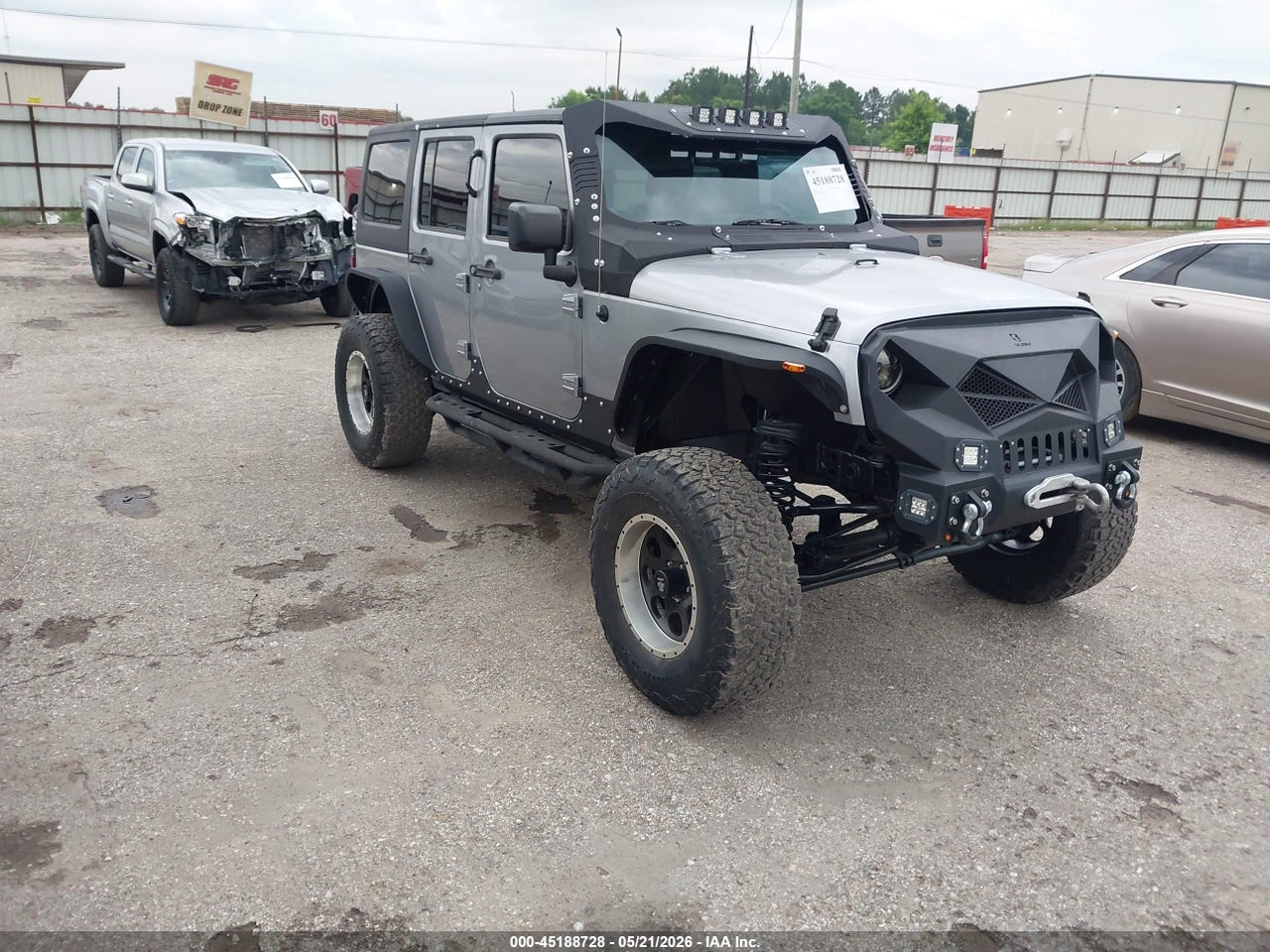 1C4BJWDGXHL****** · 2017 JEEP WRANGLER UNLIMITED SPORT 4X4
