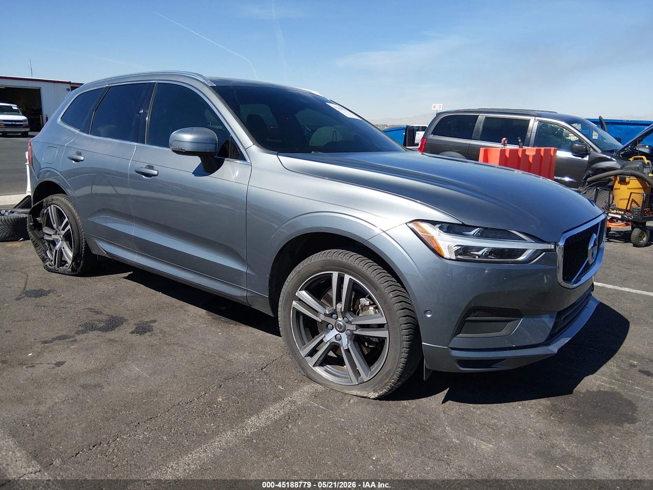 LYVA22RK5JB****** · 2018 VOLVO XC60 T6 MOMENTUM