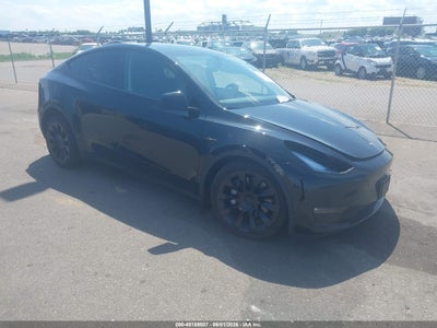 7SAYGDEE7SF****** · 2025 TESLA MODEL Y LONG RANGE DUAL MOTOR ALL-WHEEL DRIVE