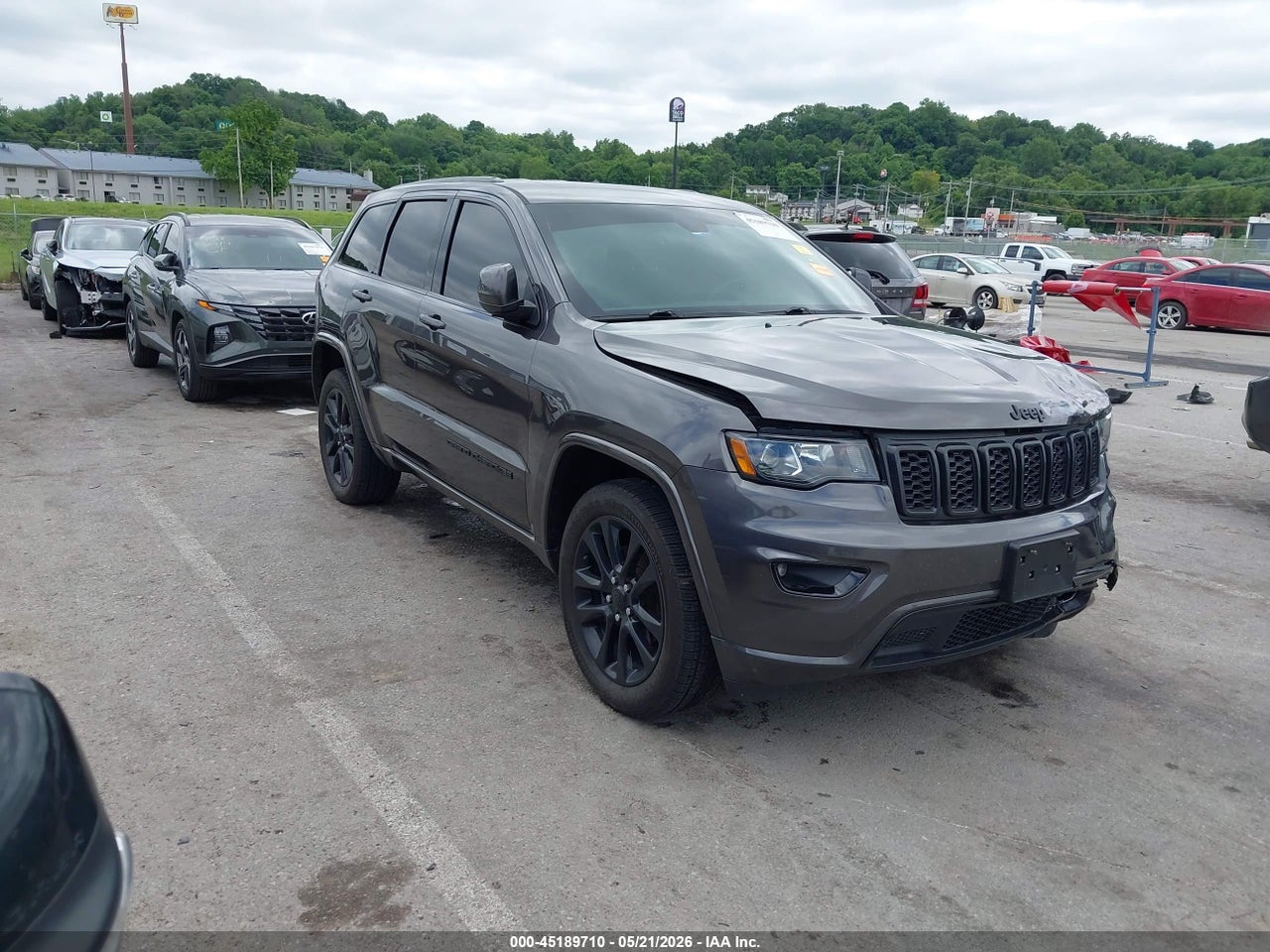 1C4RJFAG2KC****** · 2019 JEEP GRAND CHEROKEE ALTITUDE 4X4