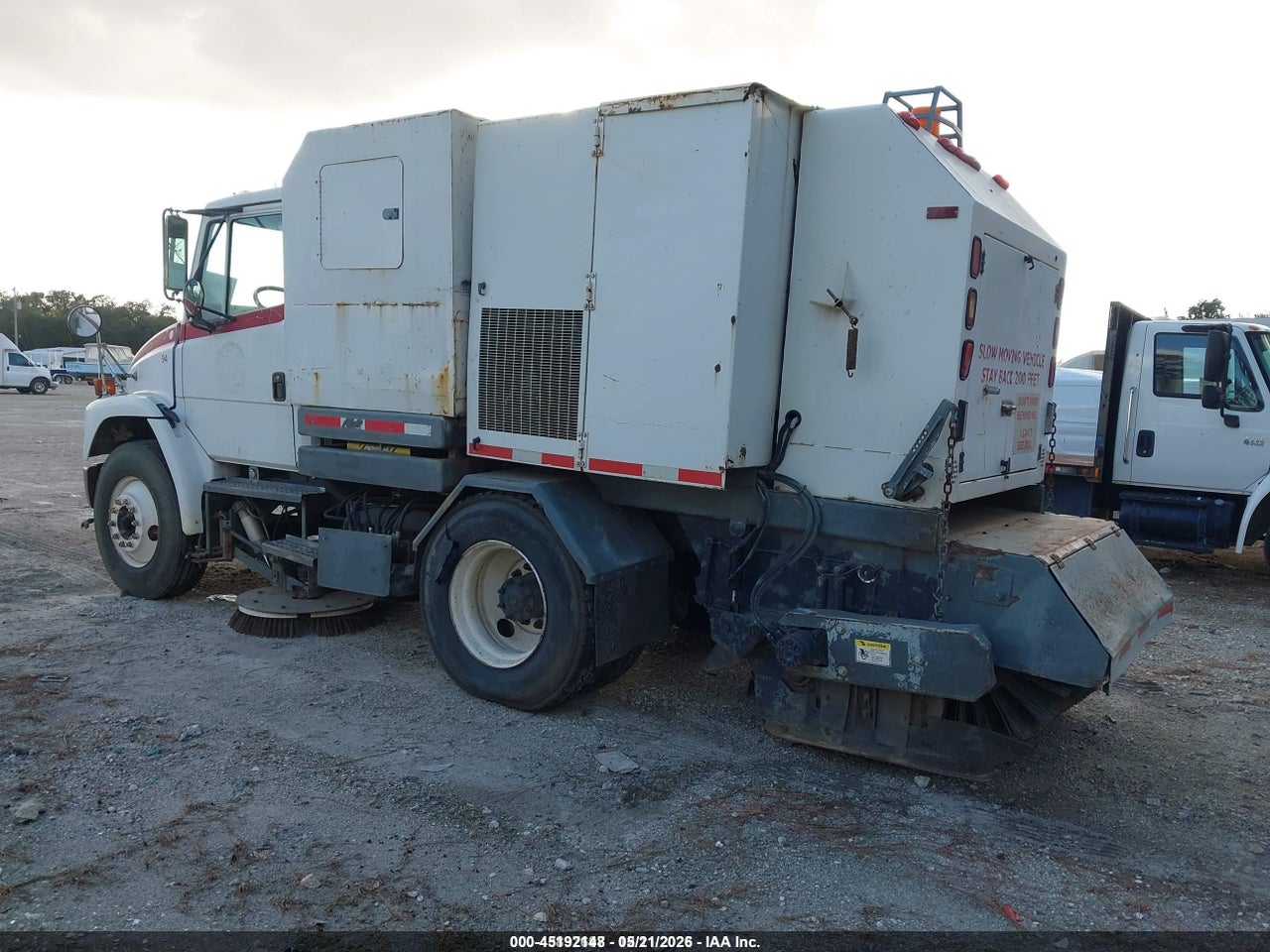 2002 FREIGHTLINER MEDIUM CONVENTIONAL FL70 · 3/4