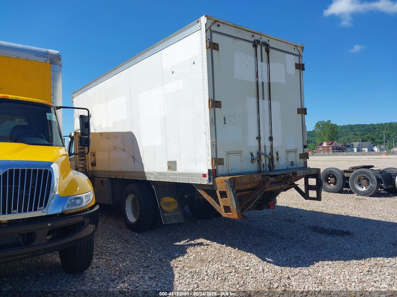 2018 FREIGHTLINER M2 106 · 3/4